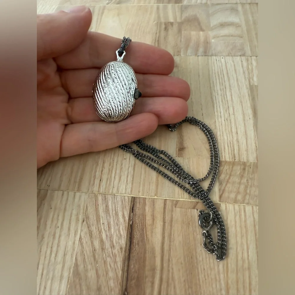 Vintage Royal Swiss ladies silver tone hidden mechanical watch pendant necklace